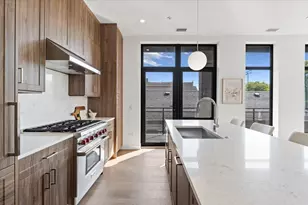 1340 W Chestnut St, Chicago, IL 60642 - Photo 15