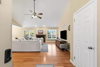 2707 Cherry Hills Drive, Champaign, IL 61822 - Photo 9