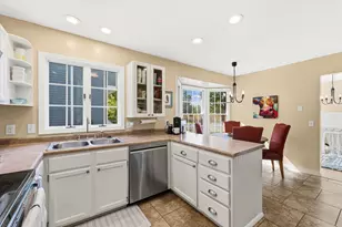 2707 Cherry Hills Dr, Champaign, IL 61822 - Photo 13