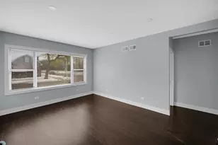 9356 S Manistee Ave, Chicago, IL 60617 - Photo 9