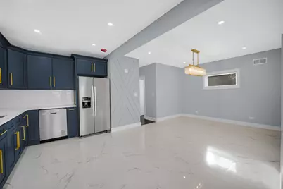 9356 S Manistee Avenue, Chicago, IL 60617 - Photo 7