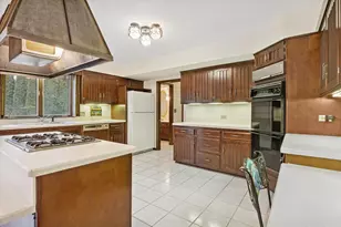 28 Concord Dr, Oak Brook, IL 60523 - Photo 13