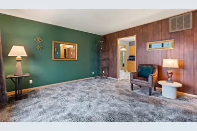 537-541 N Edgelawn Drive #537, Aurora, IL 60506 - Photo 5