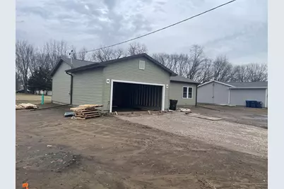 386 W 3rd Street, Braidwood, IL 60408 - Photo 3