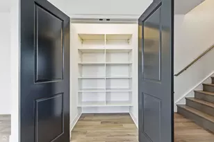 3902 S Lake Park Ave, Chicago, IL 60653 - Photo 13