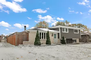 7433 S 88th Ave, Justice, IL 60458 - Photo 11