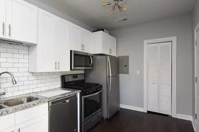 3301 N Harding Avenue #1E, Chicago, IL 60618 - Photo 3