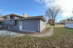 701 Terry Dr, Joliet, IL 60435 - Photo 5