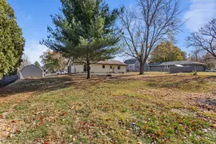 1201 Robin Rd, Mahomet, IL 61853 - Photo 31