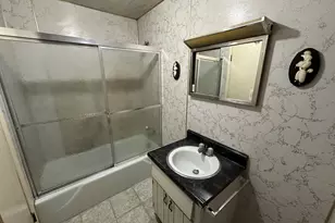 904 E Bridge St, Streator, IL 61364 - Photo 9