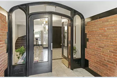 500 W Barry Avenue #2E, Chicago, IL 60657 - Photo 3