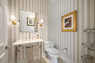 118 E Erie St, Chicago, IL 60611 - Photo 13