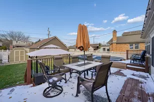 7652 W Catalpa Ave, Chicago, IL 60656 - Photo 23