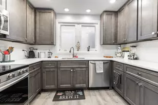 9400 S Calumet Ave, Chicago, IL 60619 - Photo 13