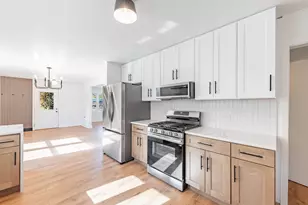 2N579 Bloomingdale Rd, Glendale Heights, IL 60139 - Photo 9