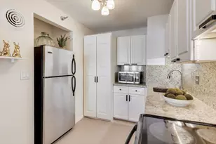 111 W Maple St, Chicago, IL 60610 - Photo 9