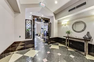 111 W Maple St, Chicago, IL 60610 - Photo 33