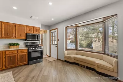 8209 Middlebury Avenue, Woodridge, IL 60517 - Photo 13