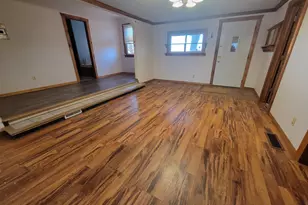 21882 410 E St, Sheffield, IL 61361 - Photo 3