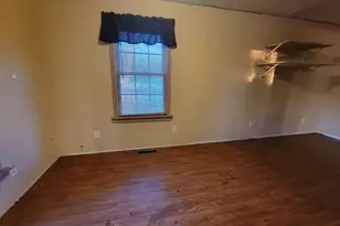 21882 410 E St, Sheffield, IL 61361 - Photo 11