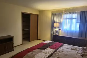 434 E Exchange St, Sycamore, IL 60178 - Photo 9