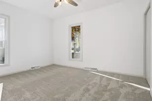 1006 S East St, Bloomington, IL 61701 - Photo 15