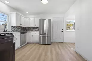 1006 S East St, Bloomington, IL 61701 - Photo 11