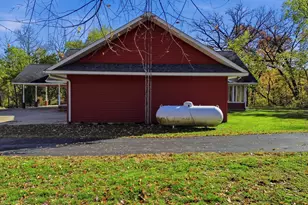 15207 Henry Rd, Morrison, IL 61270 - Photo 33