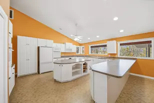 15207 Henry Rd, Morrison, IL 61270 - Photo 7