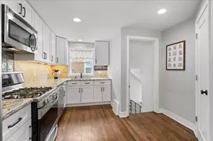 5542 N Osceola Ave, Chicago, IL 60656 - Photo 7