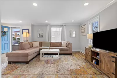 5542 N Osceola Avenue, Chicago, IL 60656 - Photo 3