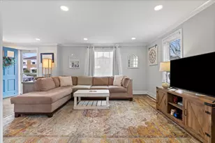 5542 N Osceola Ave, Chicago, IL 60656 - Photo 3