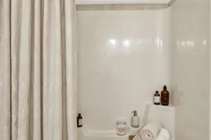 655 Waverly Dr, Elgin, IL 60120 - Photo 13