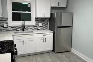 23 Oak Ln, Park Forest, IL 60466 - Photo 3