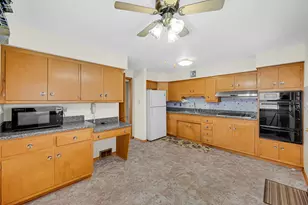 18537 Palmer Ave, Homewood, IL 60430 - Photo 9