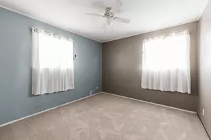 934 E Garden St, Dekalb, IL 60115 - Photo 21