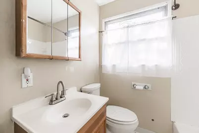 934 E Garden Street, Dekalb, IL 60115 - Photo 25