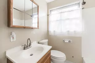 934 E Garden St, Dekalb, IL 60115 - Photo 25