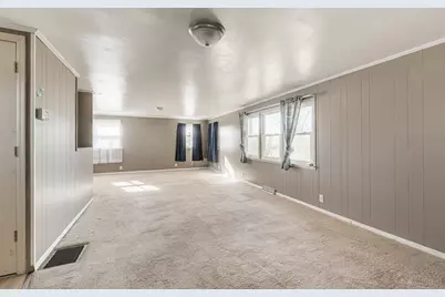 934 E Garden Street, Dekalb, IL 60115 - Photo 15