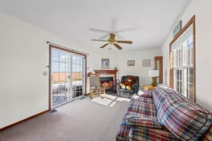 707 Country View Dr, Philo, IL 61864 - Photo 7