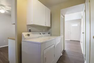 2908 W John St, Champaign, IL 61821 - Photo 9