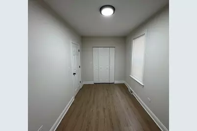 8626 S Burnham Avenue, Chicago, IL 60617 - Photo 5