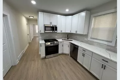 8626 S Burnham Avenue, Chicago, IL 60617 - Photo 9