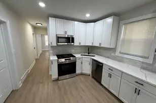 8626 S Burnham Ave, Chicago, IL 60617 - Photo 9