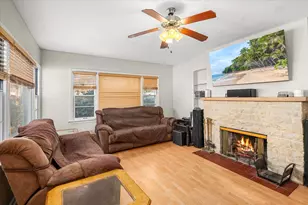 1060 Catherine St, Joliet, IL 60435 - Photo 5