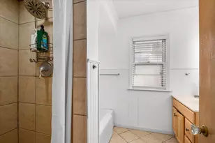 1060 Catherine St, Joliet, IL 60435 - Photo 13