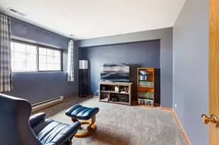 932 Clover Ln, Pingree Grove, IL 60140 - Photo 17