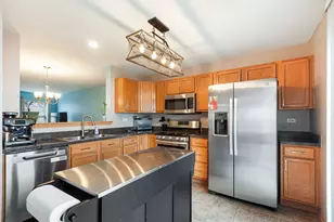 932 Clover Ln, Pingree Grove, IL 60140 - Photo 5