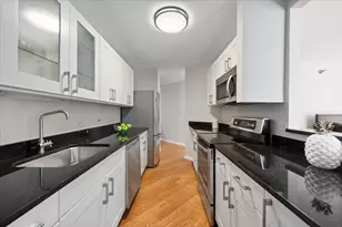 480 N McClurg Ct, Chicago, IL 60611 - Photo 13