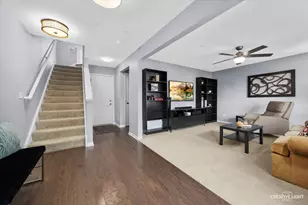 3570 Sawgrass Dr, Woodridge, IL 60517 - Photo 7